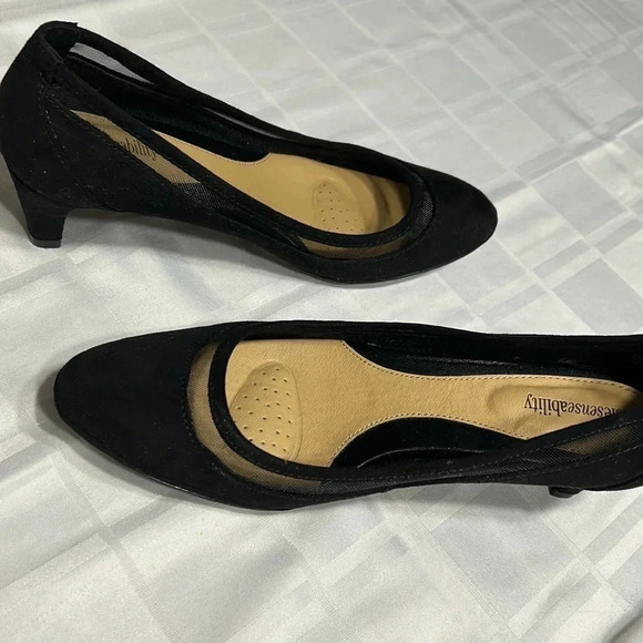 Kitten heel , mesh, black ,suede look shoes , extra comfort. - Picture 7 of 15